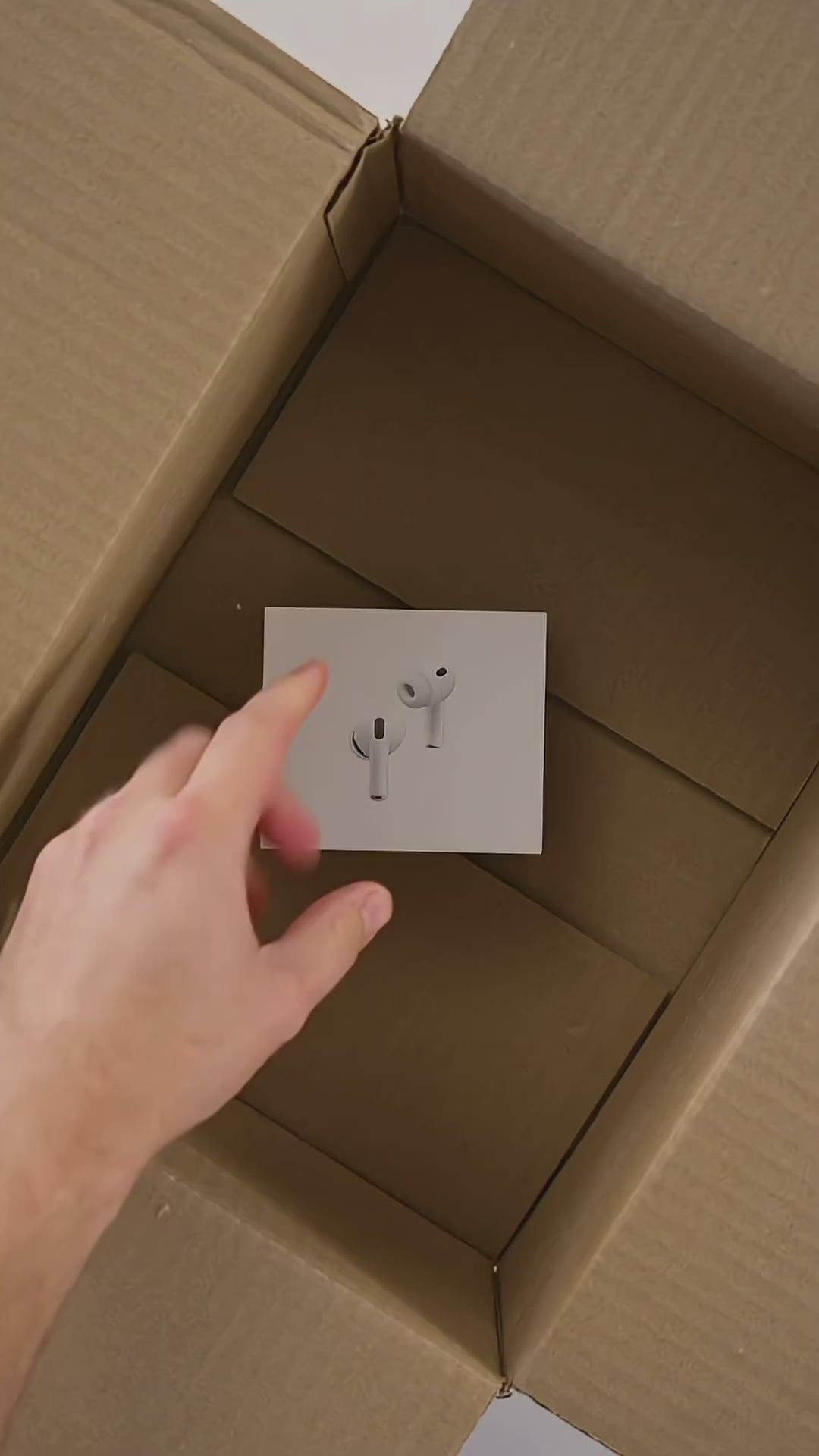 AirPods Pro 3nd Gen type c | יבואן רשמי | זמין במלאי מיידית