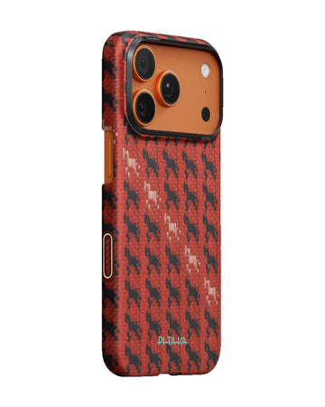 PITAKA Happiness Rides Edge Case iPhone 17 Pro Max Cinnabar Steed - מגן סיב ארמיד פרימיום לאייפון 17 פרו מקס