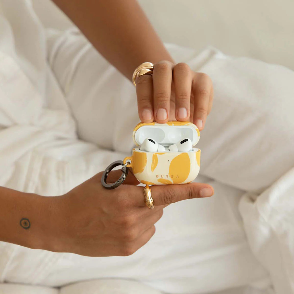 BURGA AIRPODS 4 | LEMON TART - כיסוי אופנתי לאוזניות