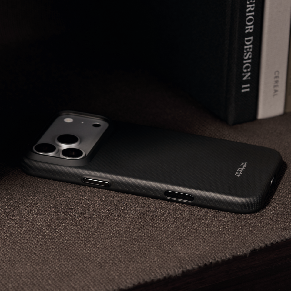 iPhone 18 Pro | Black / Grey (Twill) - מגן הקרבון המחוזק Summa | PITAKA - פיטאקה
