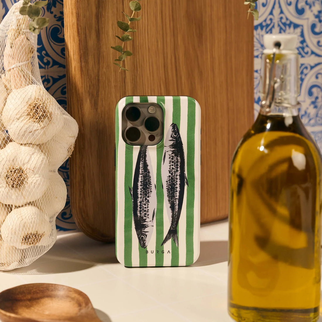 BURGA TOUGH | SARDINHAS - כיסוי אופנתי לאייפון 17 פרו מקס
