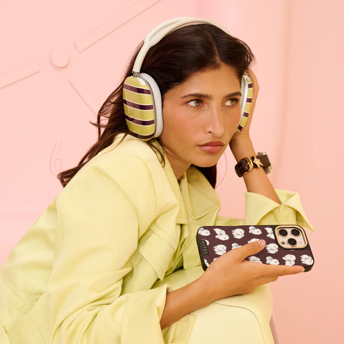 BURGA ELITE DARK | SNOOZE - כיסוי אופנתי לאייפון 17 פרו