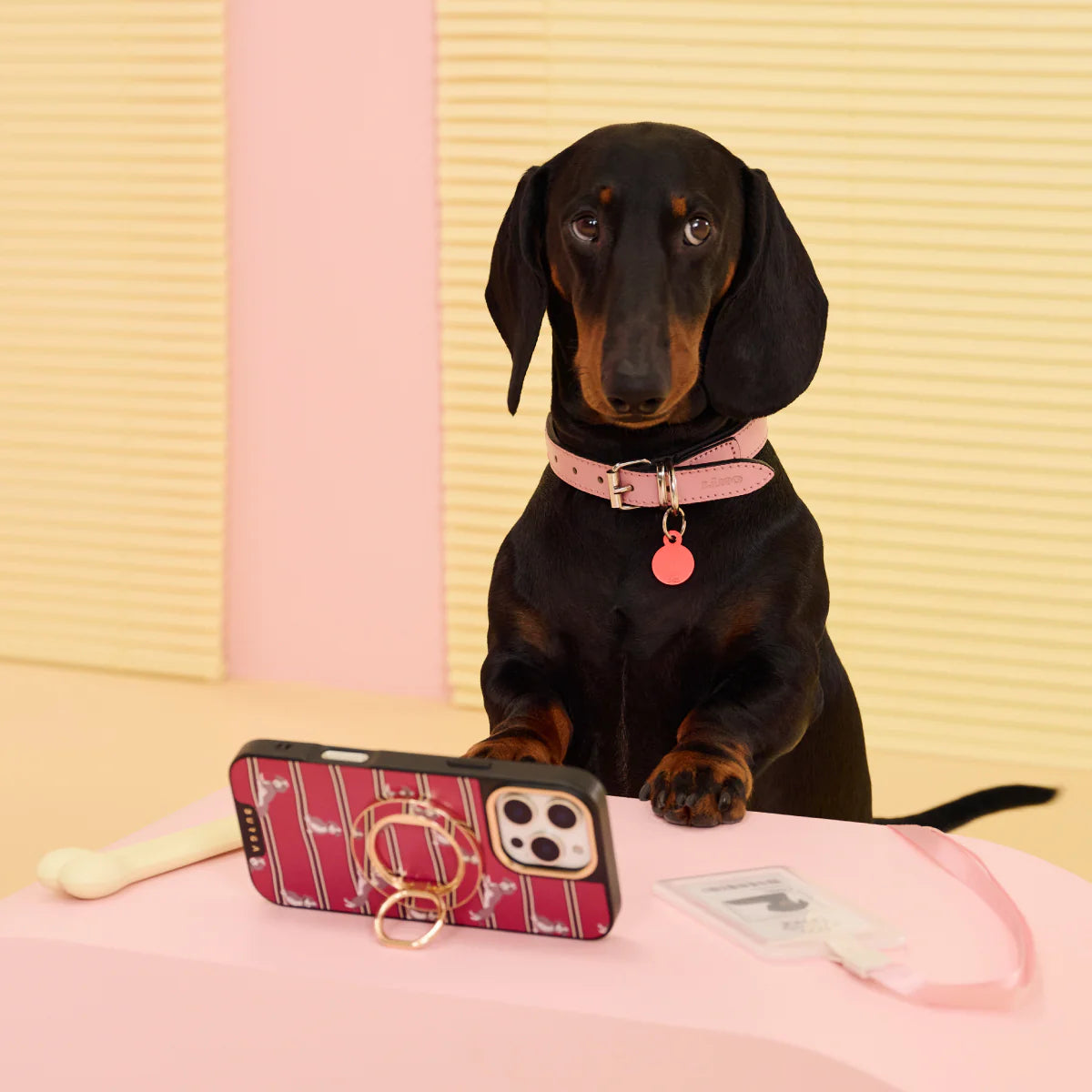 BURGA ELITE DARK | ON HOLD - כיסוי אופנתי לאייפון 17 פרו מקס