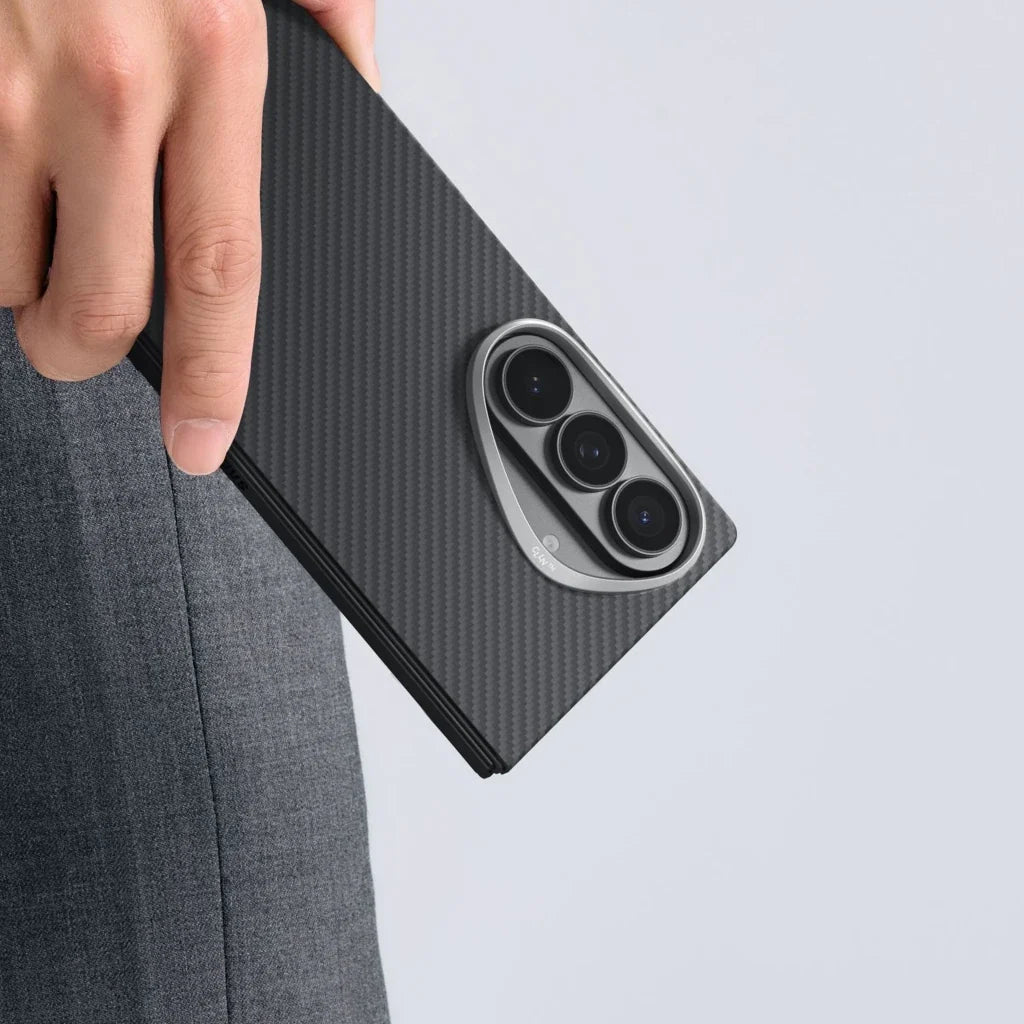 Galaxy Z Fold 8 Ultra | Black / Grey מגן הקרבון הדק והקל בעולם | PITAKA - פיטאקה