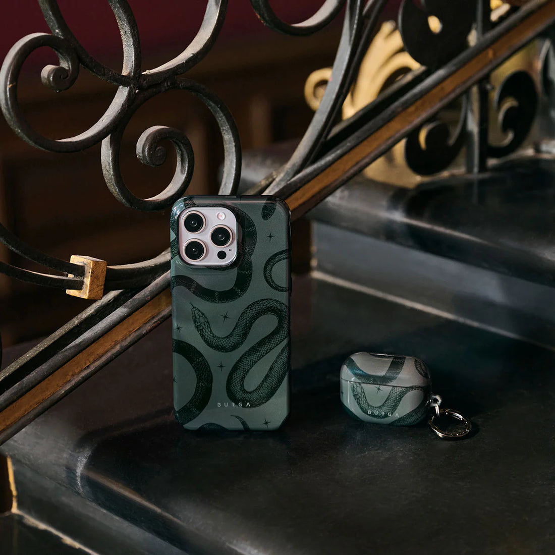 BURGA TOUGH | POISON  - כיסוי אופנתי לאייפון 15 פרו