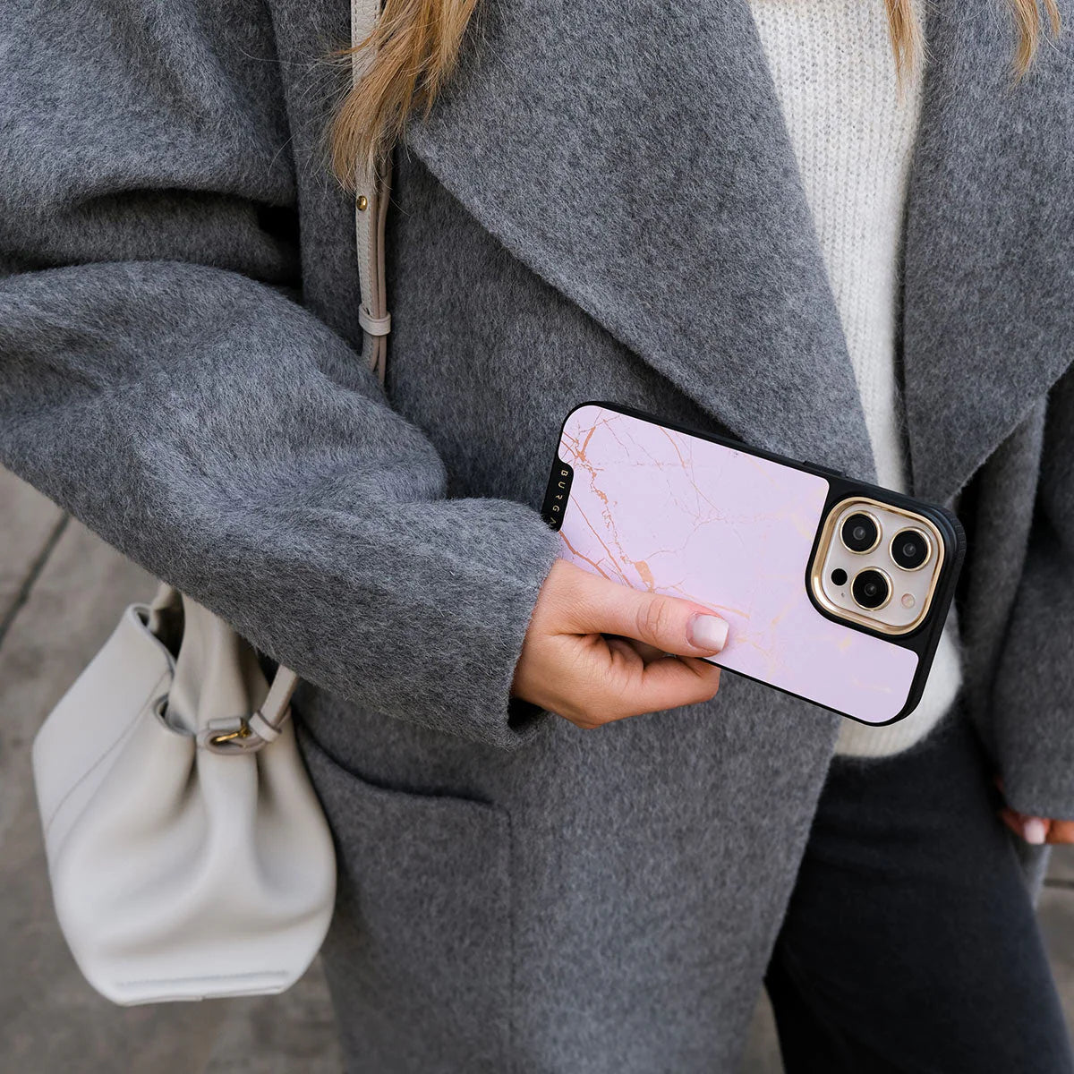 BURGA ELITE DARK | PEACHY GOLD - כיסוי אופנתי לאייפון 17