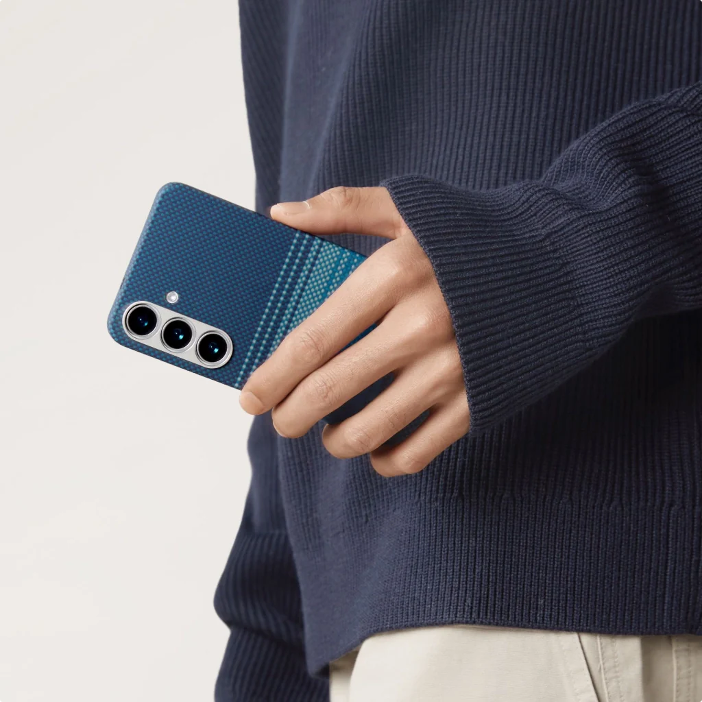 S25 - MoonRise | מגן הקרבון הדק והקל בעולם | PITAKA - פיטאקה