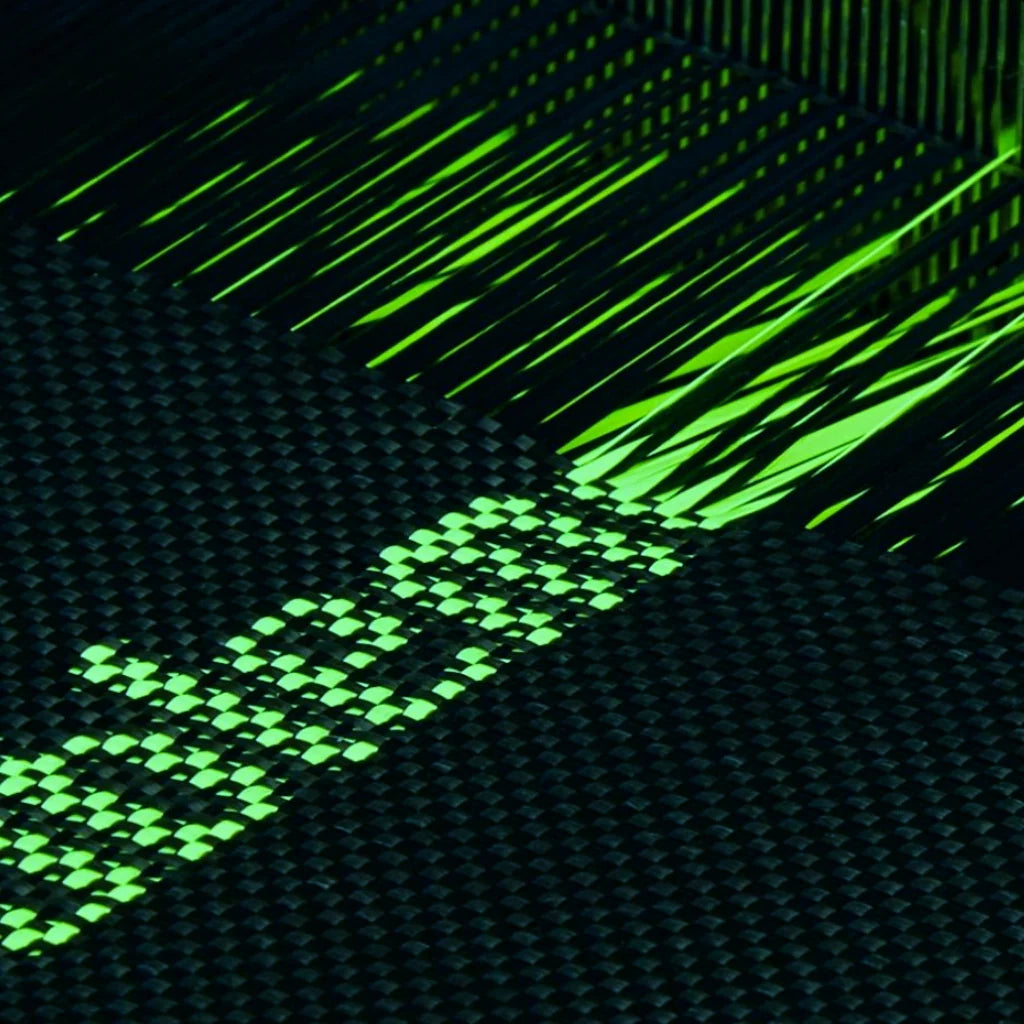 Iphone 16 Pro - "Alien" Aries x Pitaka | Limited Edition | מגן הקרבון הדק והקל בעולם | PITAKA - פיטאקה