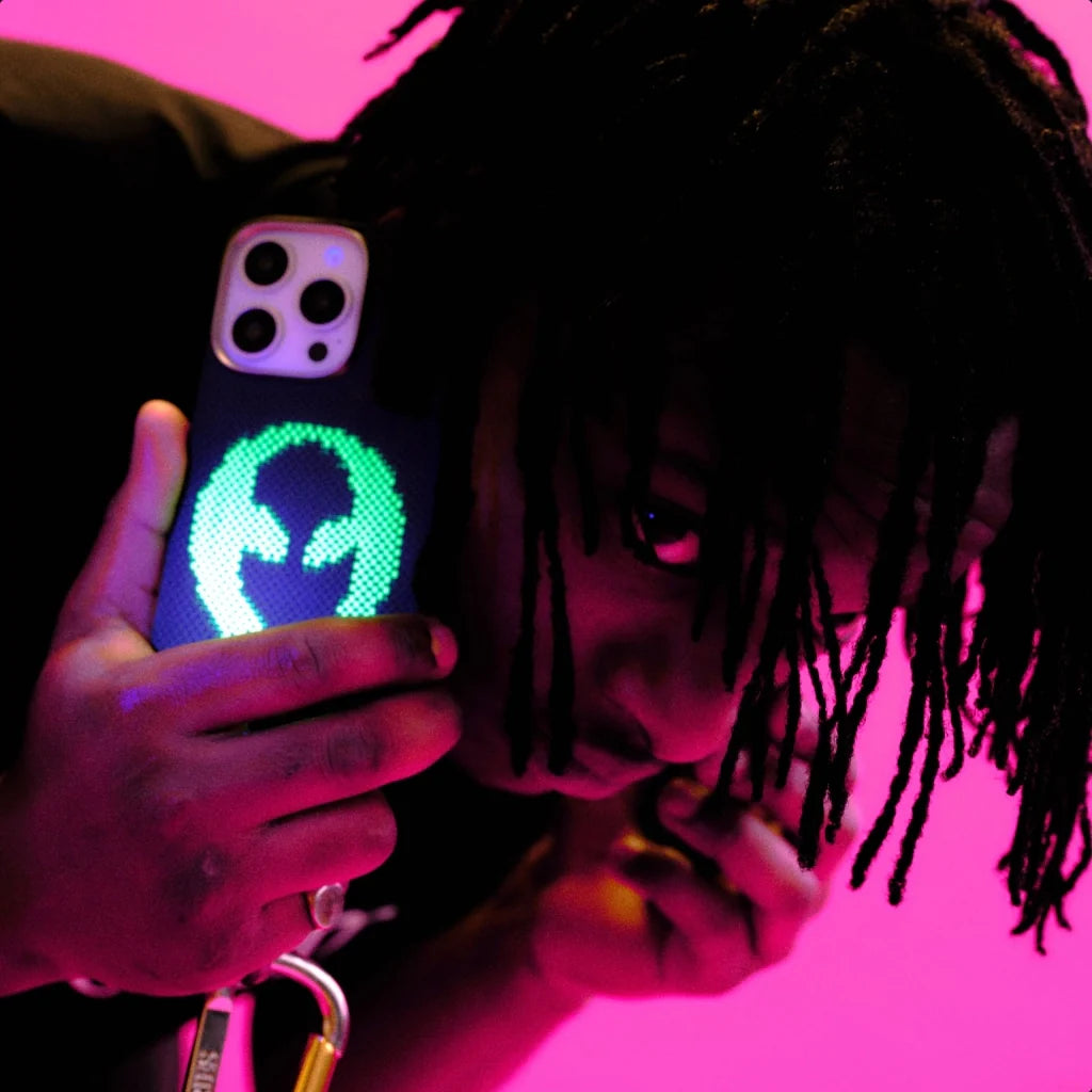 Iphone 16 Pro - "Alien" Aries x Pitaka | Limited Edition | מגן הקרבון הדק והקל בעולם | PITAKA - פיטאקה