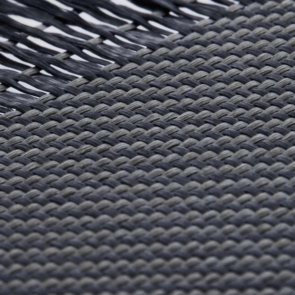 Iphone 15 pro - צבע שחור | מגן הקרבון הדק והקל בעולם | PITAKA - פיטאקה