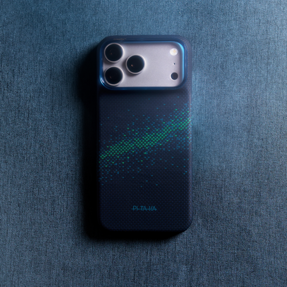 iPhone 18 Pro Max | Nearfield Blue מגן הקרבון הדק והקל בעולם | PITAKA - פיטאקה