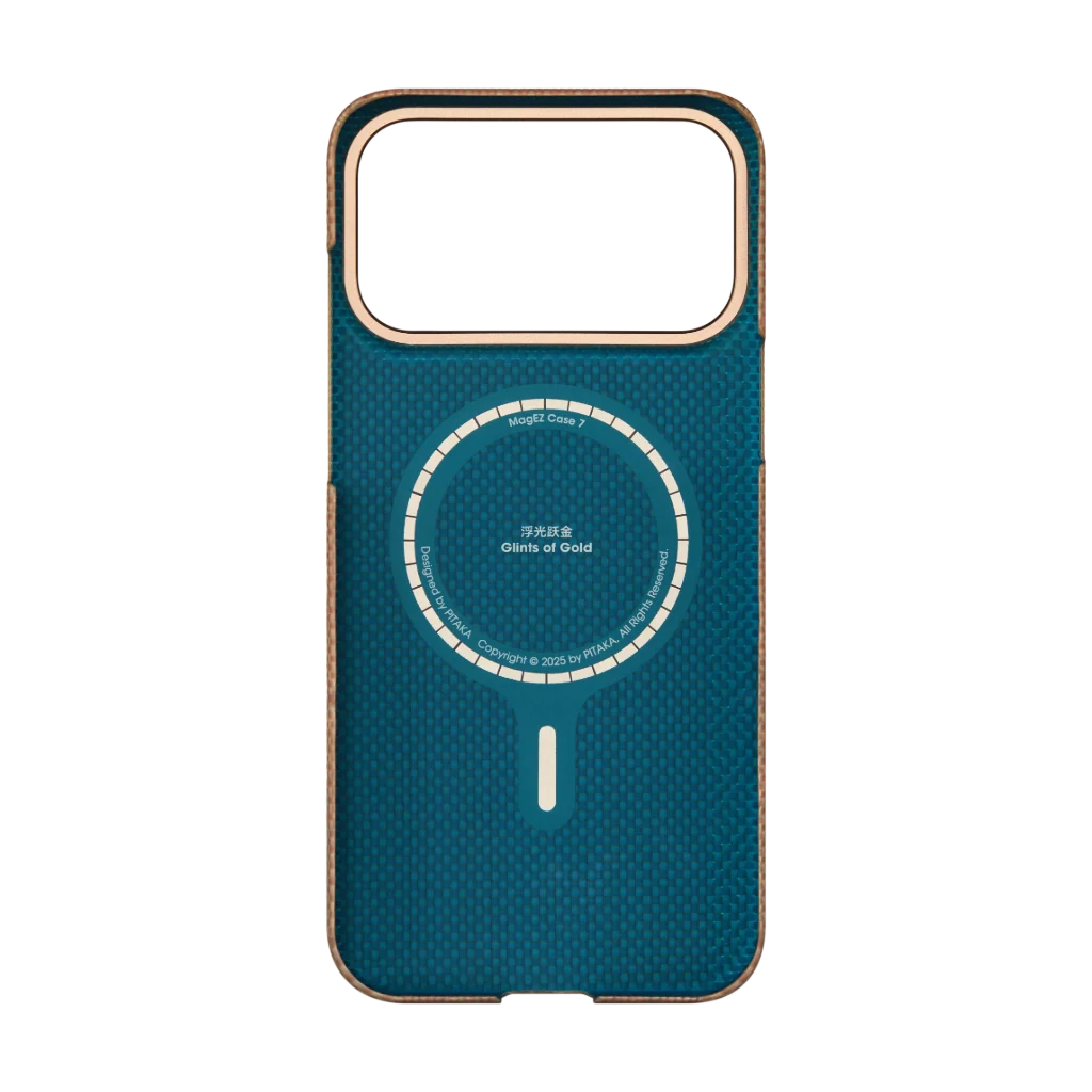 Glints of Gold Edge Case | iPhone 17 Pro - כיסוי קרבון פיטאקה | Golden Glint (PitaTap™)
