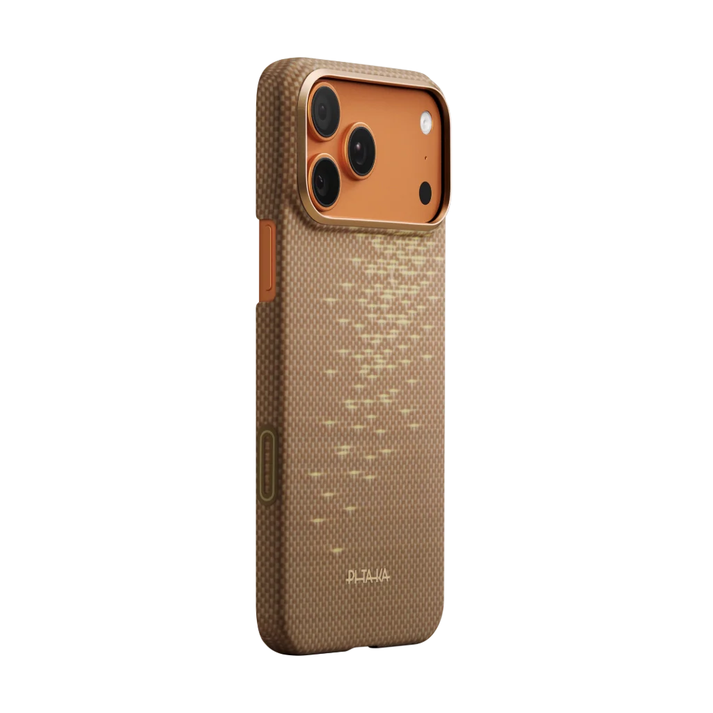 Glints of Gold Edge Case | iPhone 17 Pro Max - כיסוי קרבון פיטאקה | Golden Glint (PitaTap™)