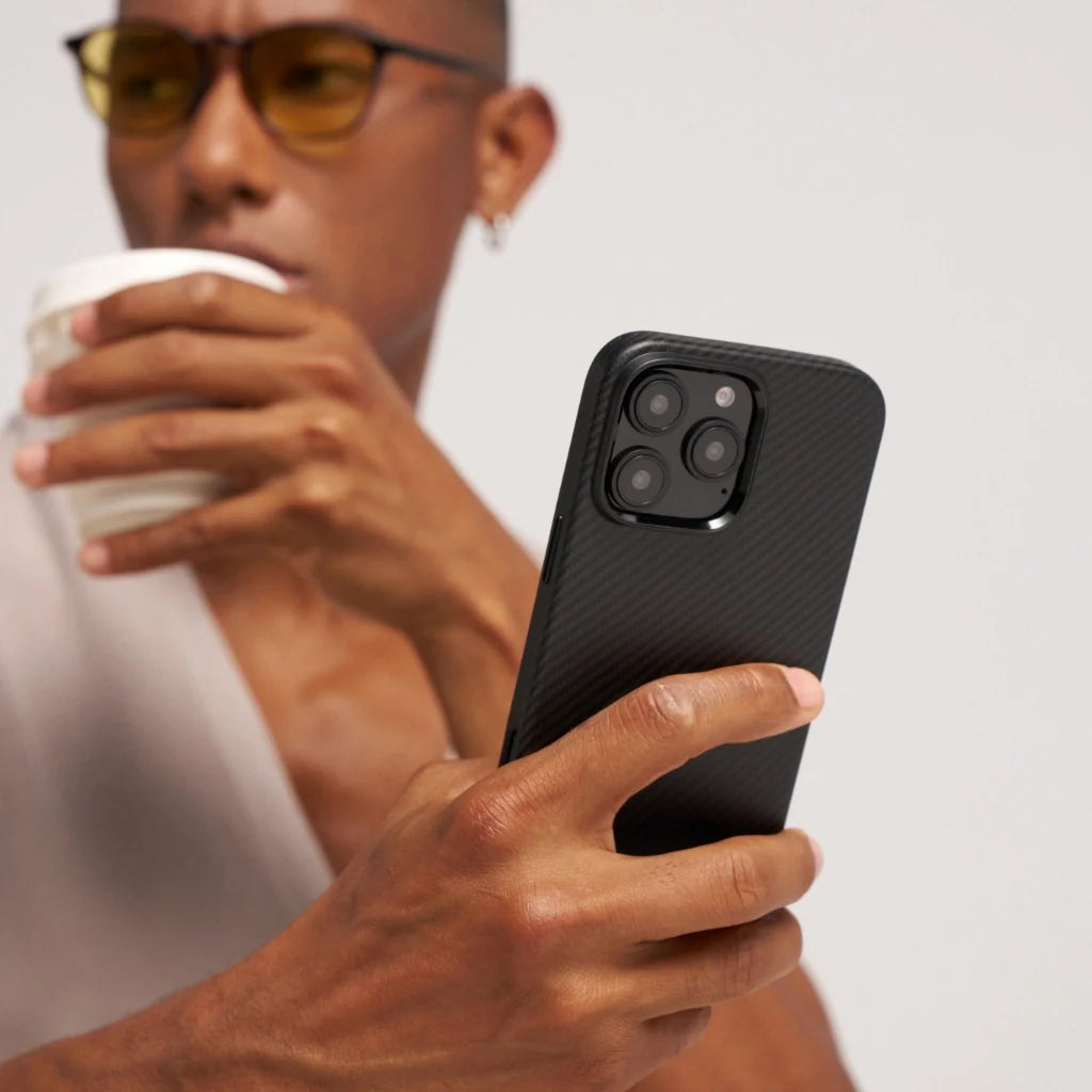 Iphone 16 Pro - Black/Grey Protective | מגן קרבון יוקרתי וחזק במיוחד | PITAKA - פיטאקה