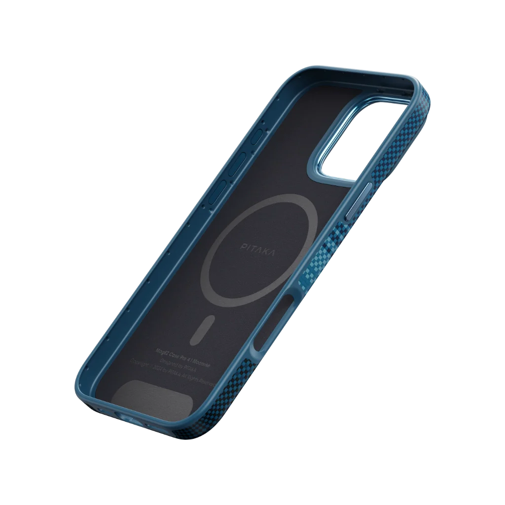 מגן קרבון יוקרתי וחזק במיוחד | PITAKA - פיטאקה - Iphone 16 Pro - Moonrise Protective
