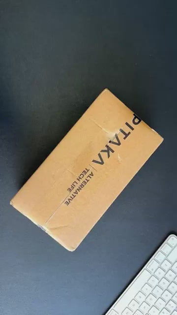 מגן הקרבון הדק והקל בעולם | PITAKA - פיטאקה - Iphone 15 Pro Max - StarPeak Milky