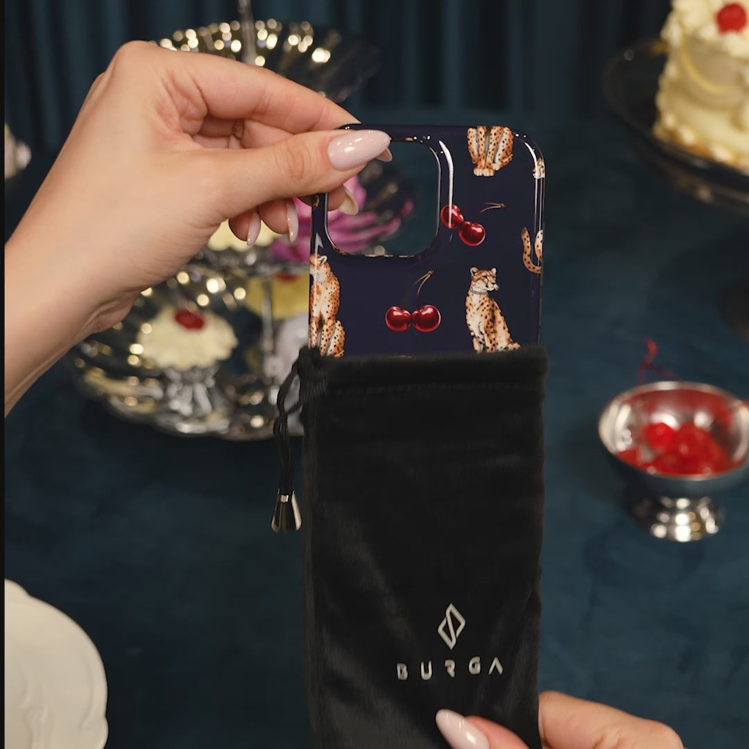 BURGA TOUGH | Cougar- כיסוי אופנתי לאייפון 16 פרו מקס