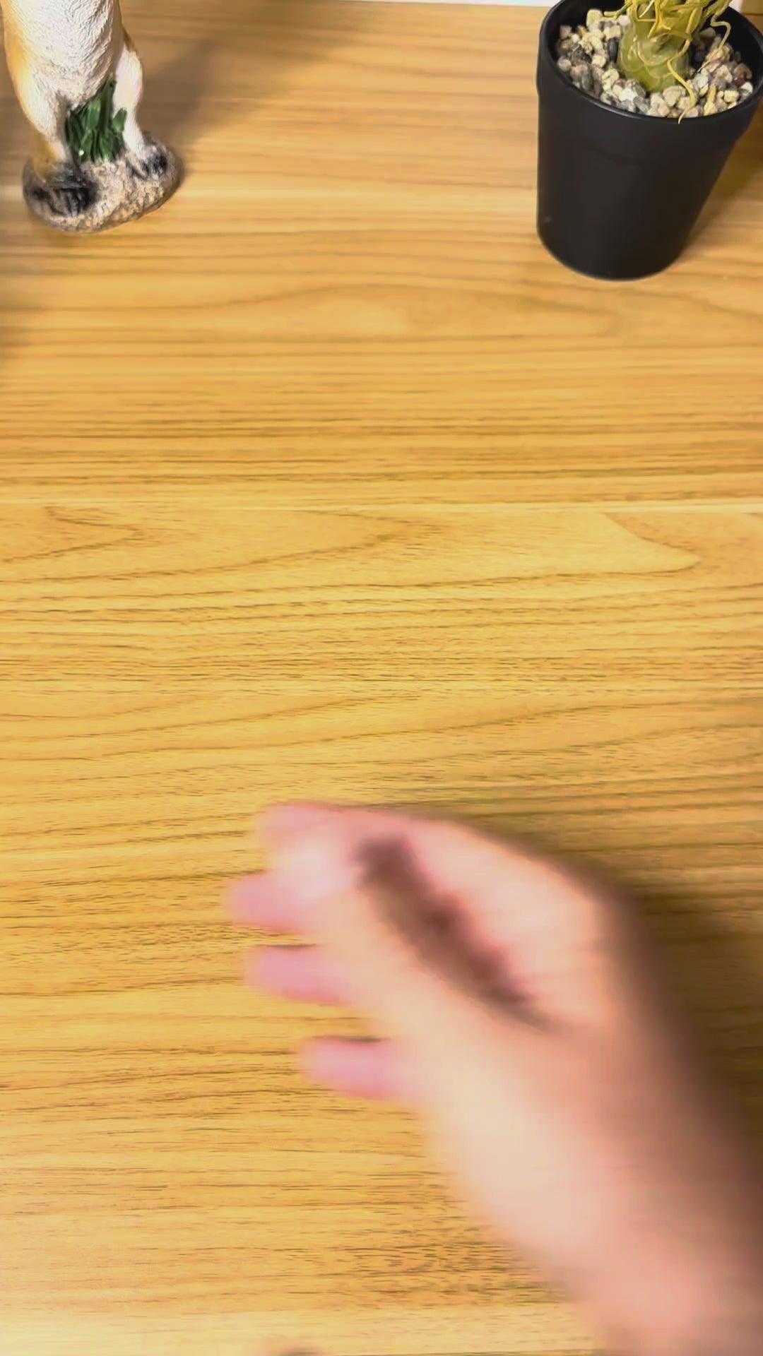 כיסוי סיליקון דמוי קטיפה לאייפון 17 אייר | תומך מאגסייפ | צהוב בננה