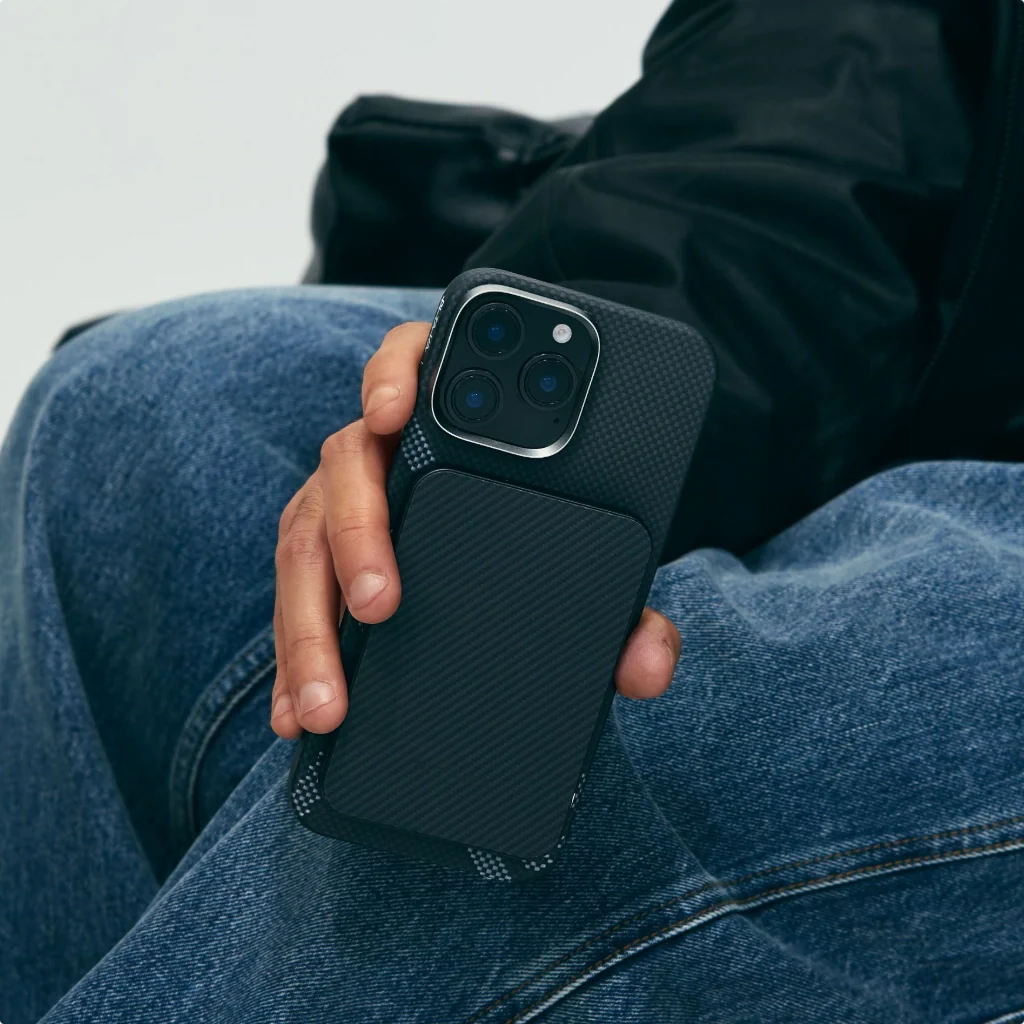 מגן הקרבון הדק והקל בעולם | PITAKA - פיטאקה - Iphone 16 Pro - REbulding