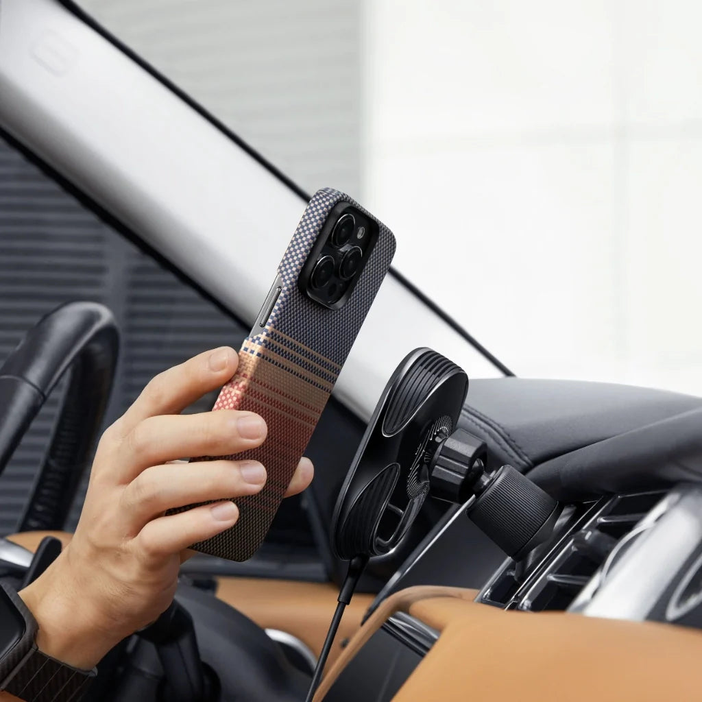 Iphone 15 Pro - Sunset | מגן הקרבון הדק והקל בעולם | PITAKA - פיטאקה